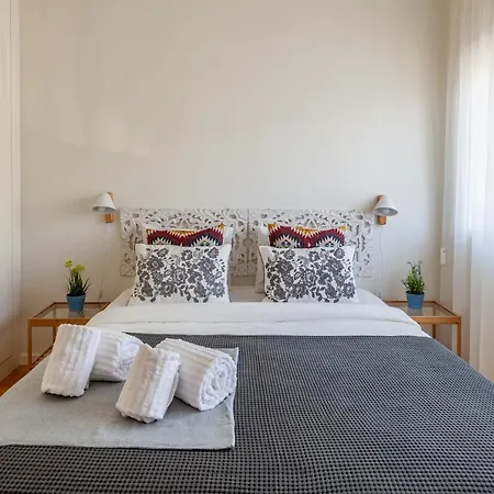 Bflat Townhouse Apartman Porto