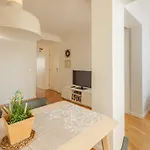 Bflat Townhouse *